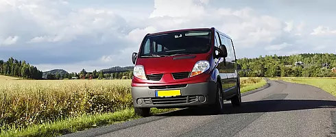 rode bestelbus met verzekering